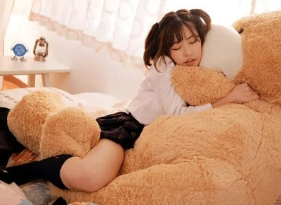 Cơn mưa bất chợt đổ xuống bất ngờ giữa đường