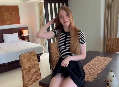 Anh chàng mê xê dịch gạ tình cô lễ tân