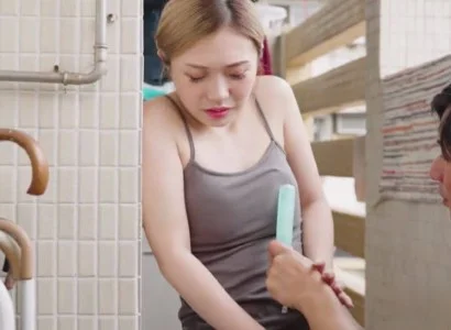 Người chồng trẻ giúp em dâu có con