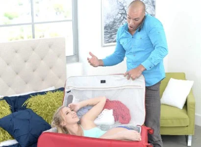Vali chứa quà là điểm nhấn